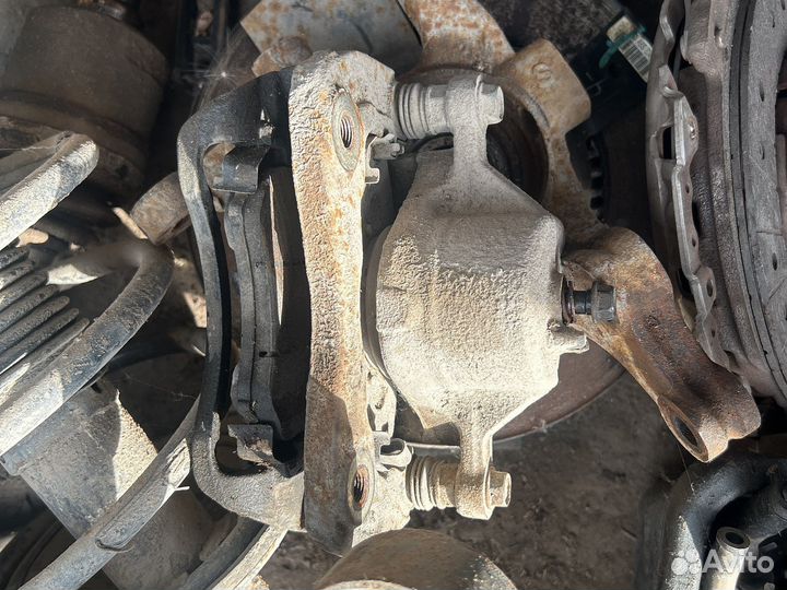 Передние супорта Kia Magentis 2010