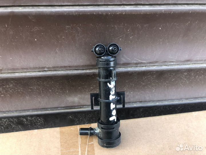 Volkswagen Jetta 15- Форсунка омывателя фары RH