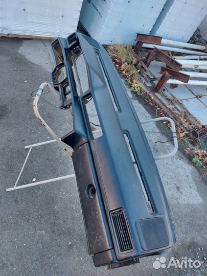 Панель приборов торпедо Volvo 940