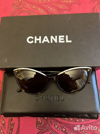 Солнцезащитные очки женские брендовые