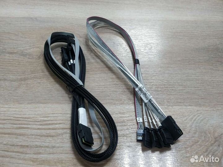 Кабель SFF-8087 to 4 SATA