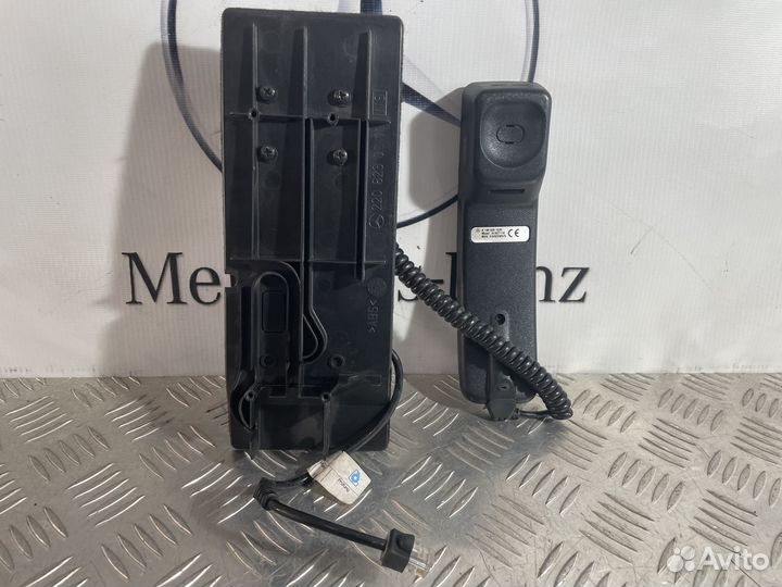 Телефон с подставкой W220 W140