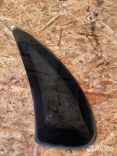 Стекло кузовное заднее левое седан LADA Kalina