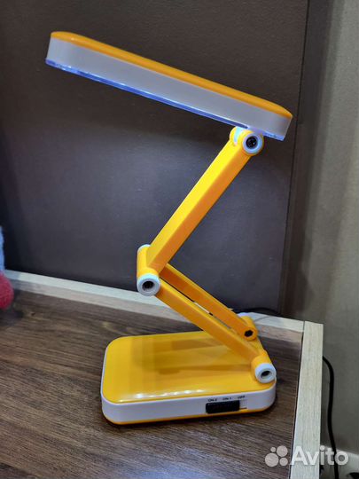 Лампа настольная