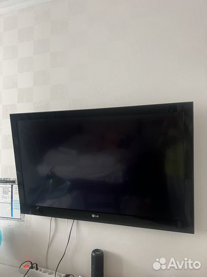 Телевизор LG 42 дюйма