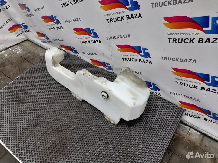 Бачок омывателя лобового стекла