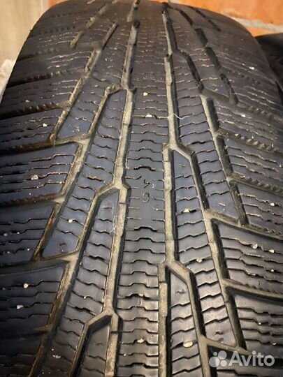 Резина зимняя Nokian 215/60 R17