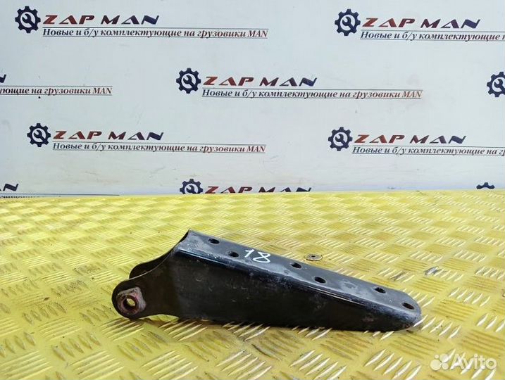 Кронштейн цилиндра подъема кабины Man Tgl