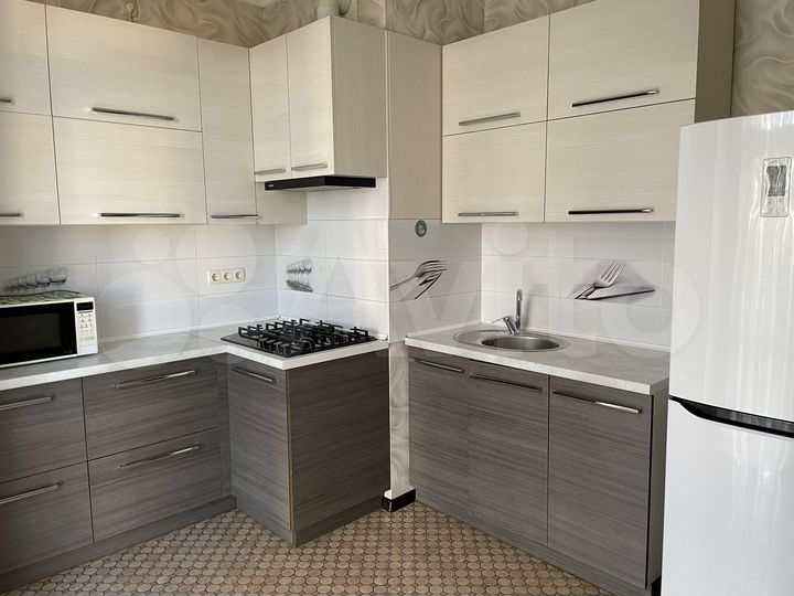 1-к. квартира, 42 м², 4/10 эт.