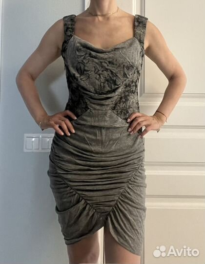 Платье серое