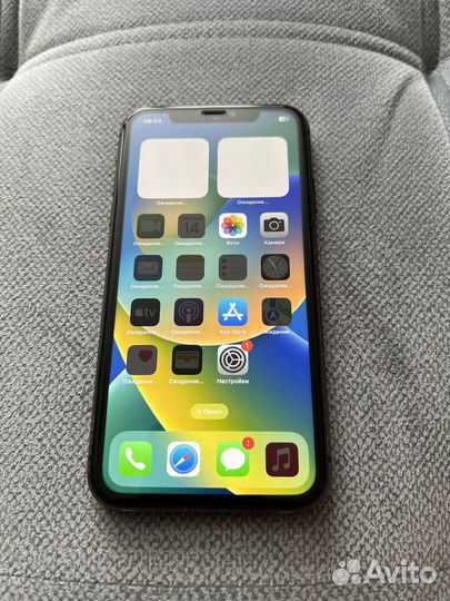 Телефон iPhone 11 64gb