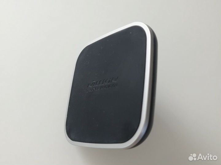 Автомобильная беспроводнная зарядка nillkin QI wir