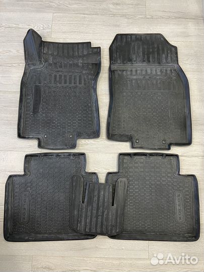 Оригинальные резиновые ковры Renault Koleos 2