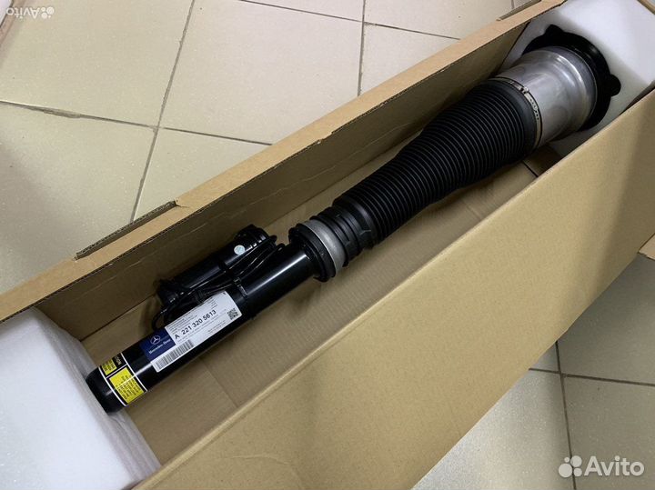 Пневмостойка задняя правая Mercedes S W221