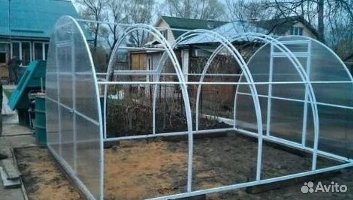 Теплица крепкая
