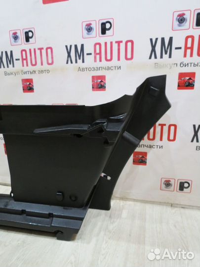 Обшивка багажника правая LADA Xray