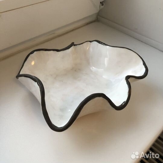 Керамическое блюдо ручной работы