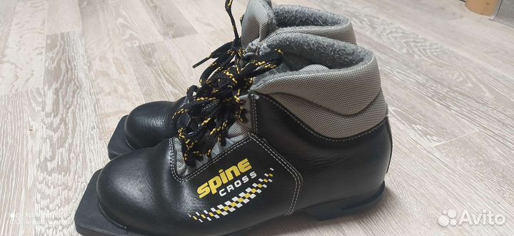 Лыжные ботинки