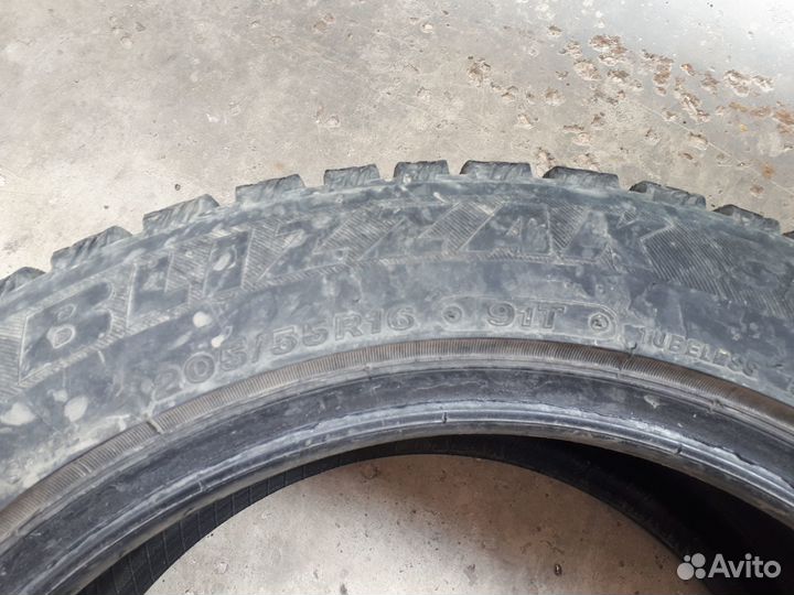 Bridgestone Blizzak Spike-01 205/55 R16