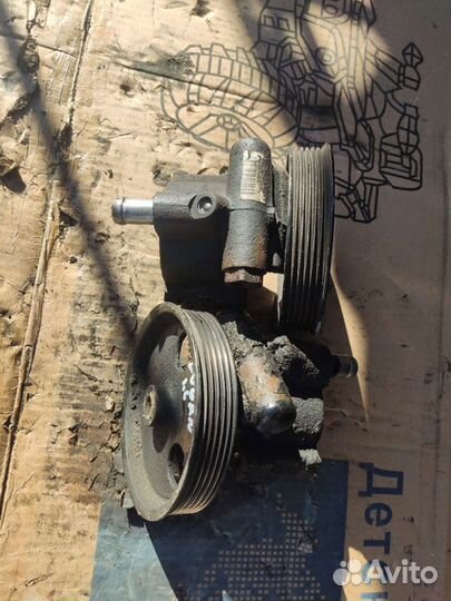 Насос гура для Рено Логан 2008г 1,6 бензин