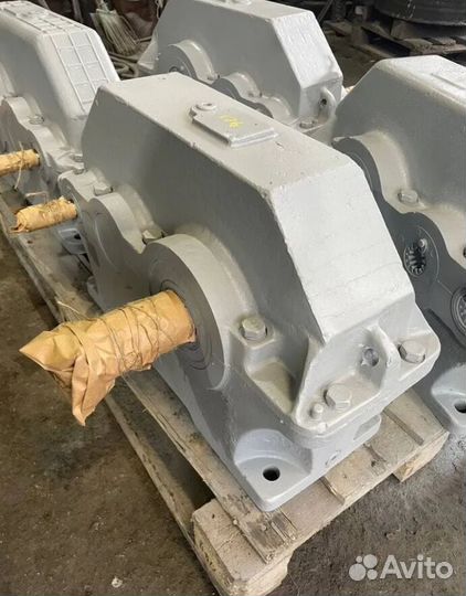Мотор-Редукторы /Редуктора /Тельферы /лот yhccj 32
