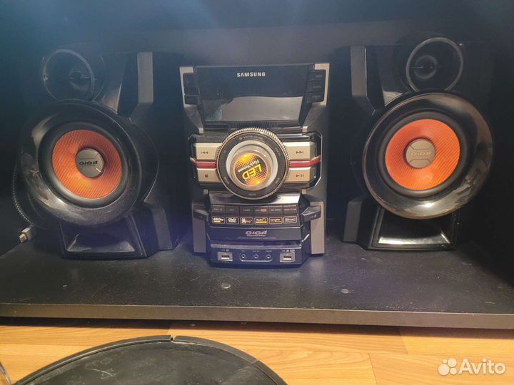 Музыкальный центр samsung