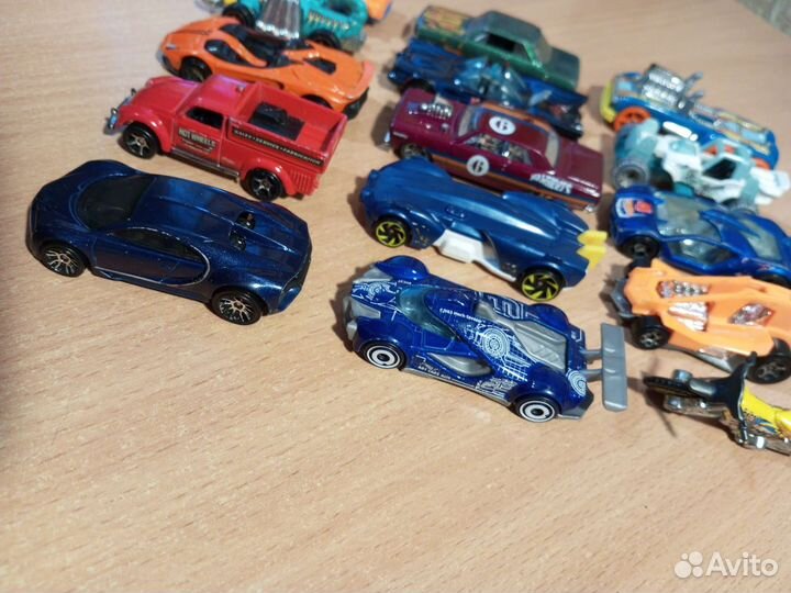 Машинки Hot Wheels