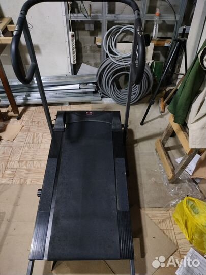 Treadmill bt2740