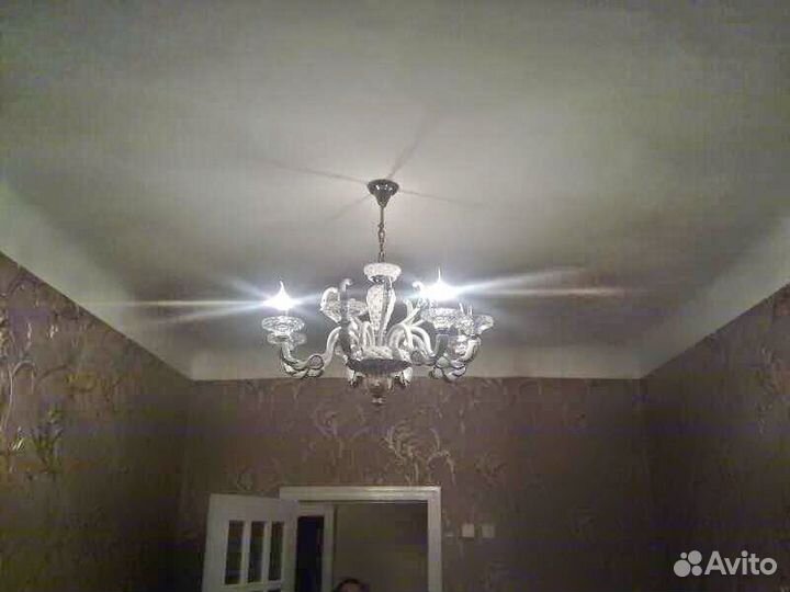 Люстра белая