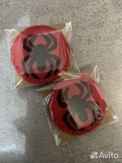 Значок (брошь) Человек Паук