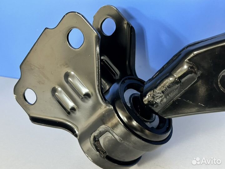 Рычаг передний левый Ford Focus III