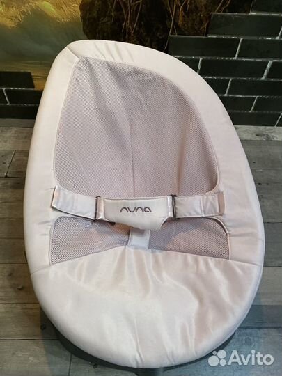 Шезлонг Nuna Leaf