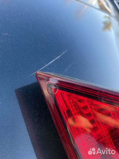 Задний правый фонарь на w221