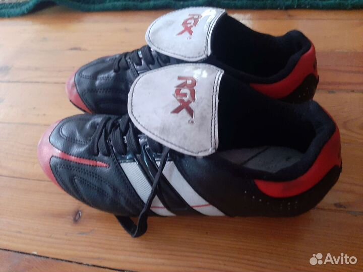 Футбольные бутсы