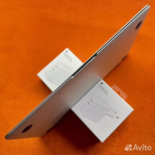 MacBook Air 11 2011 128GB Silver (Used)