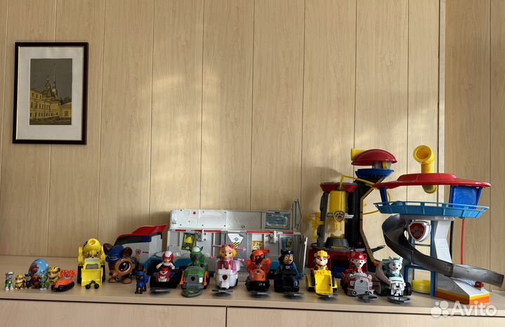 Комплект Щенячий патруль две базы и патрулевоз