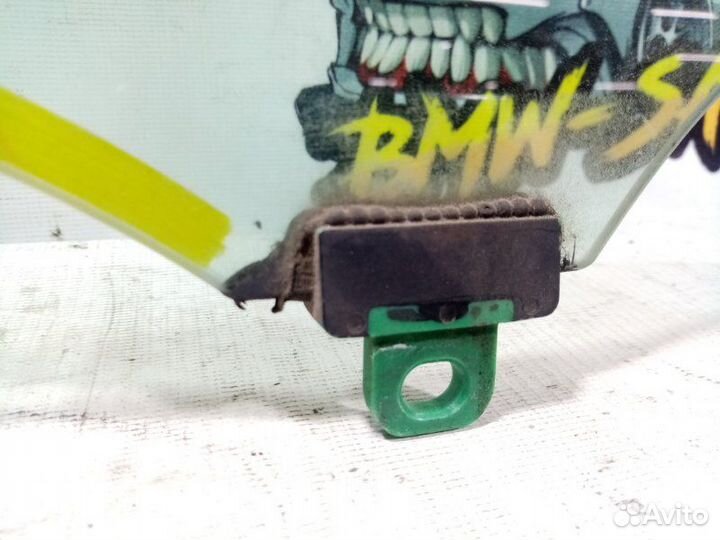 Стекло двери переднее левое Toyota Camry ACV40