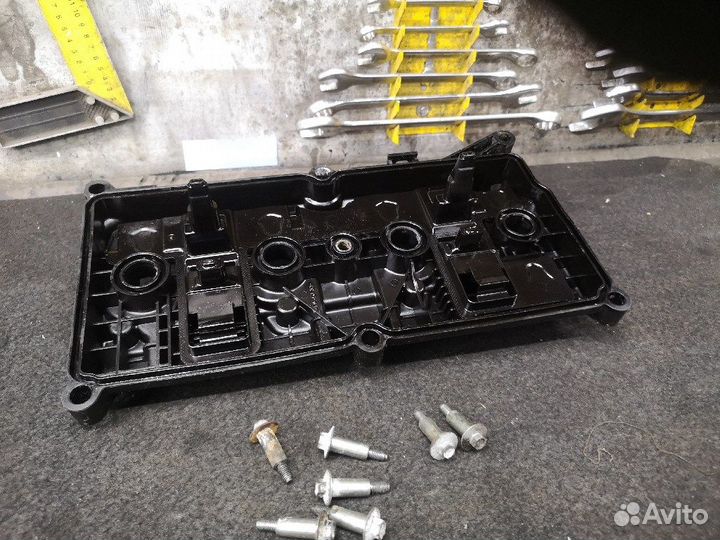 Клапанная крышка MR16DDT