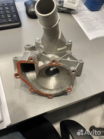 Корпус помпы с термостатом SSangYong V-2.9