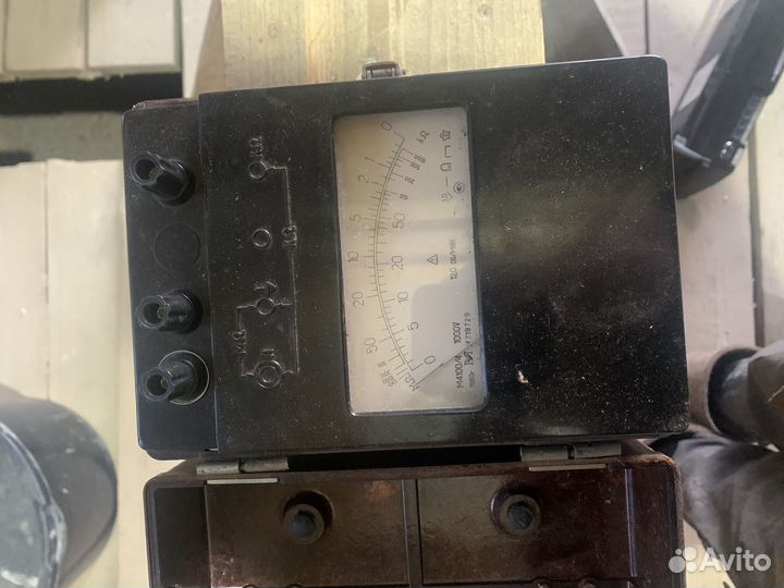 Мегаомметр