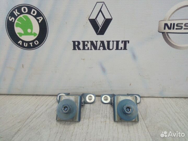 Петля крышки багажника renault duster