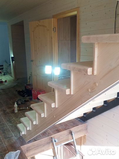 Сборка деревянной лестницы