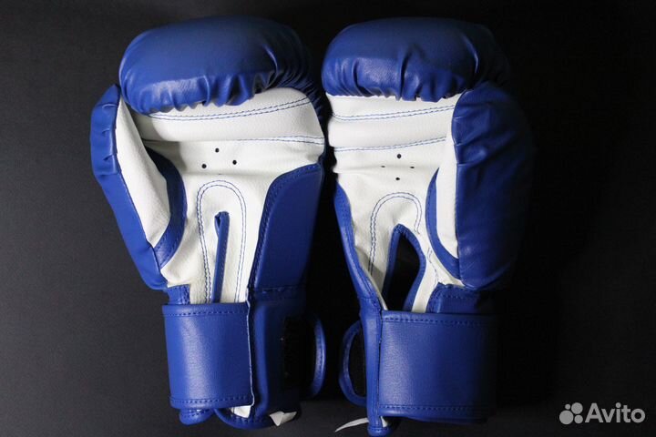 Боксерские перчатки новые 8 oz