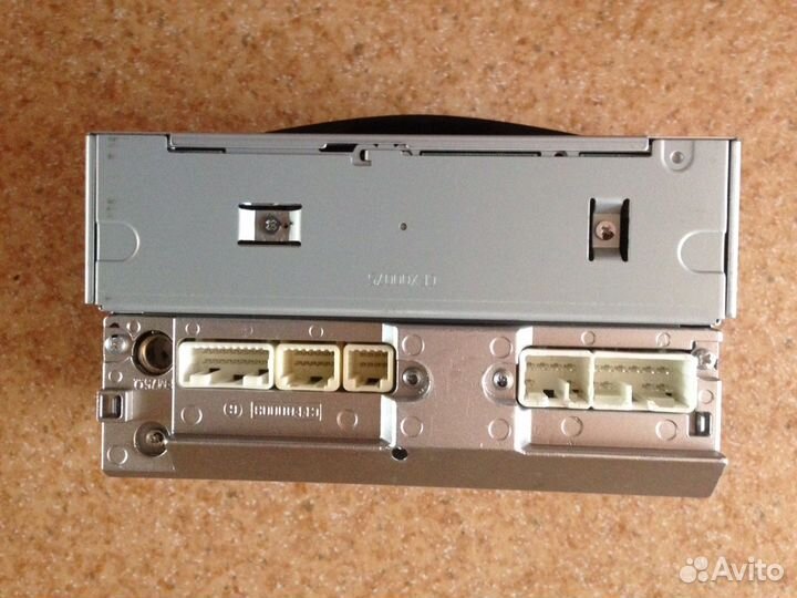 Штатное головное устройство RAV4