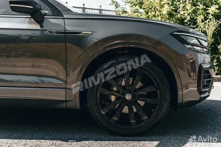 Литой диск в стиле Volkswagen R20 5x112