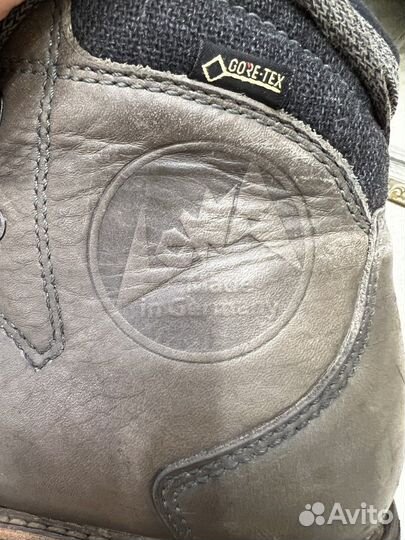 Трекинговые ботинки lowa