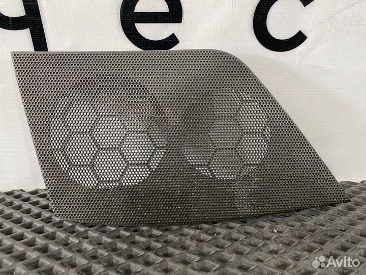 Накладка (сетка) динамика Volvo FH4 82213615