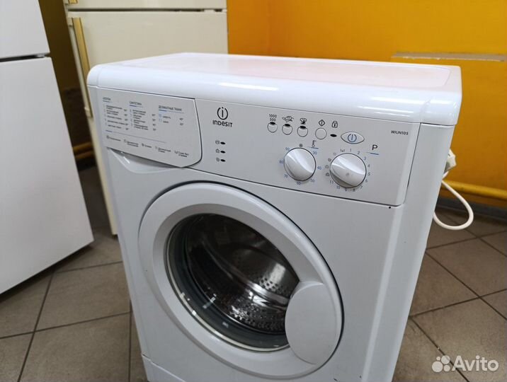 Стиральная машина узкая бу Indesit. На гарантии