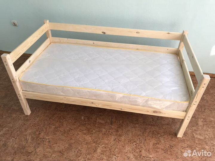 Детская кровать из массива сосны