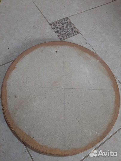 Камень с резьбой